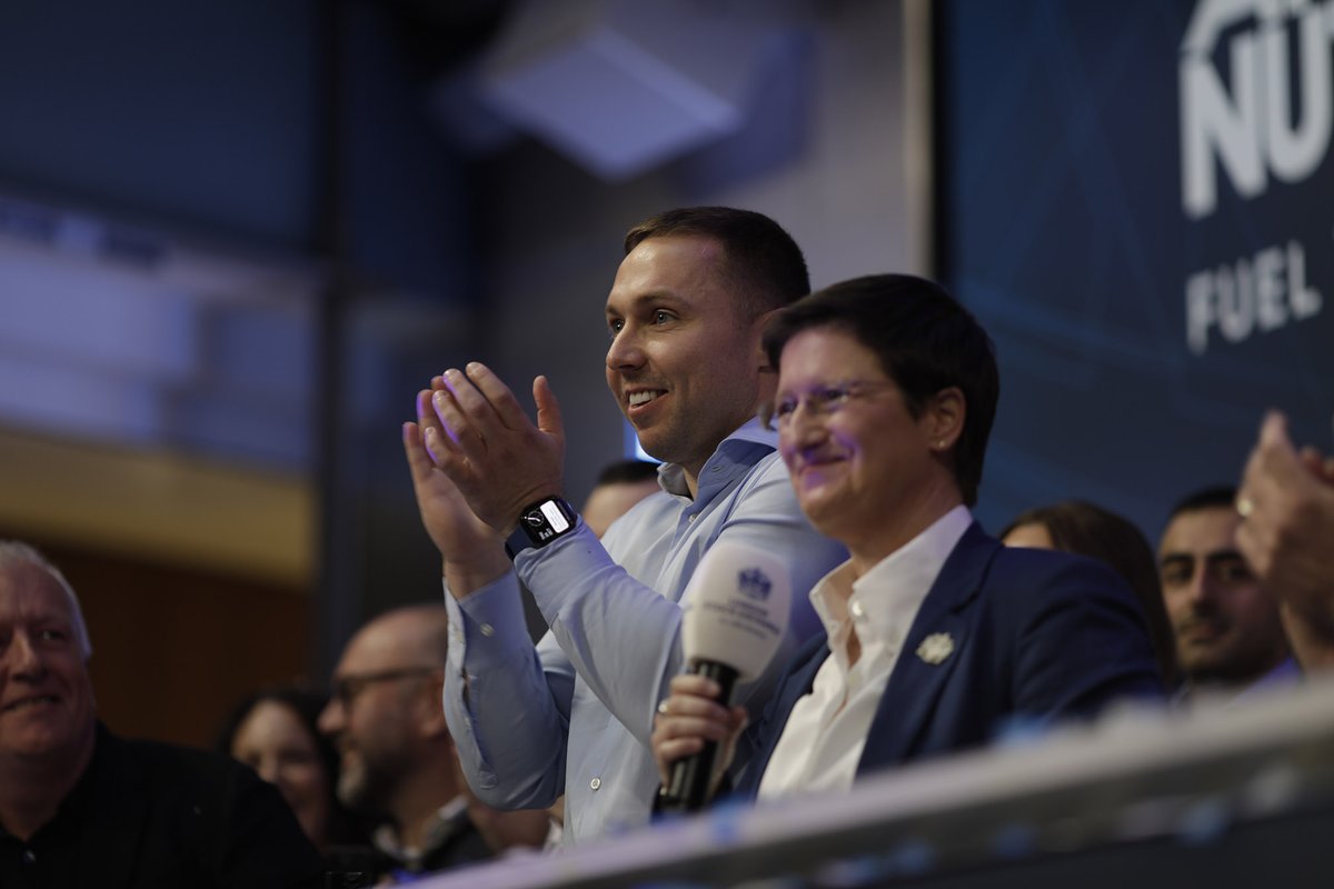 London Stock Exchange tweet media