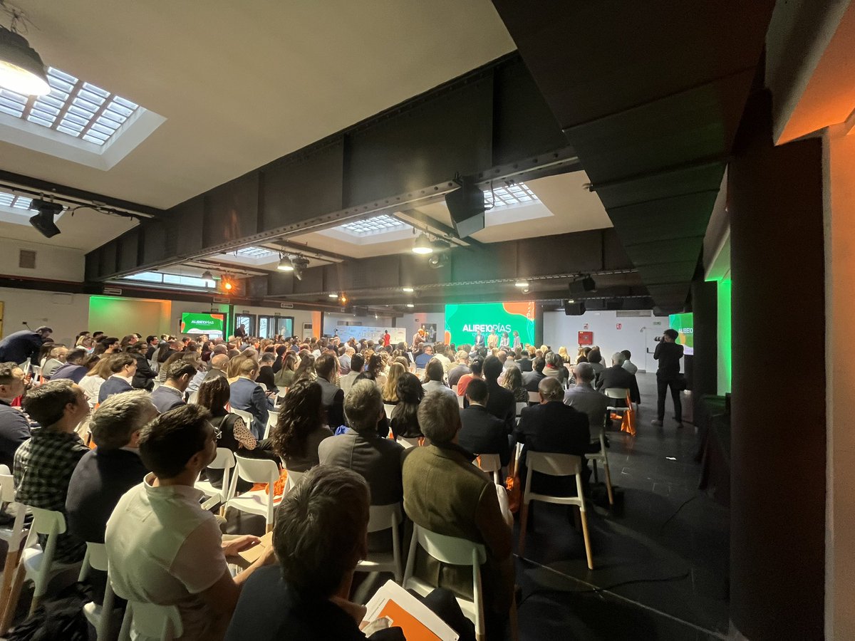 Food4LifeSPAIN's tweet photo. 👏🏽 ¡Lleno total en #ALIBE10PIAS!

Hoy celebramos 🔟 años en los que empresas del sector de la #alimentación y #bebidas han identificado ideas, mostrado proyectos, compartido resultados bajo un ambiente participativo y colaborativo en el que se ha dibujado el futuro del sector

📲 https://t.co/K0yTyWs1G6