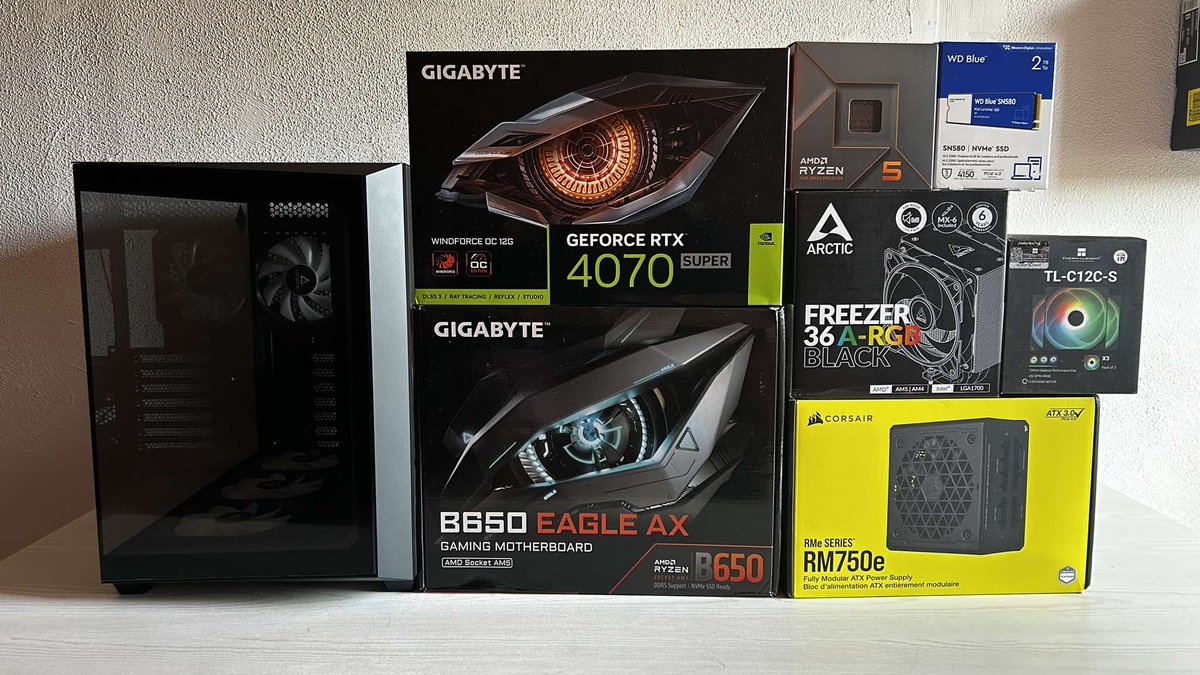 ryd2_r's tweet image. 🔷 Assemblage PC 1440€     
Encore un boitier aquarium mais cet fois-ci avec :  
- un Antec C5 Noir   
- avec full RGB   
- avec un 5 7600 et une RTX 4070 Super 

  #Pc #assembalgepc #configpc #hardware