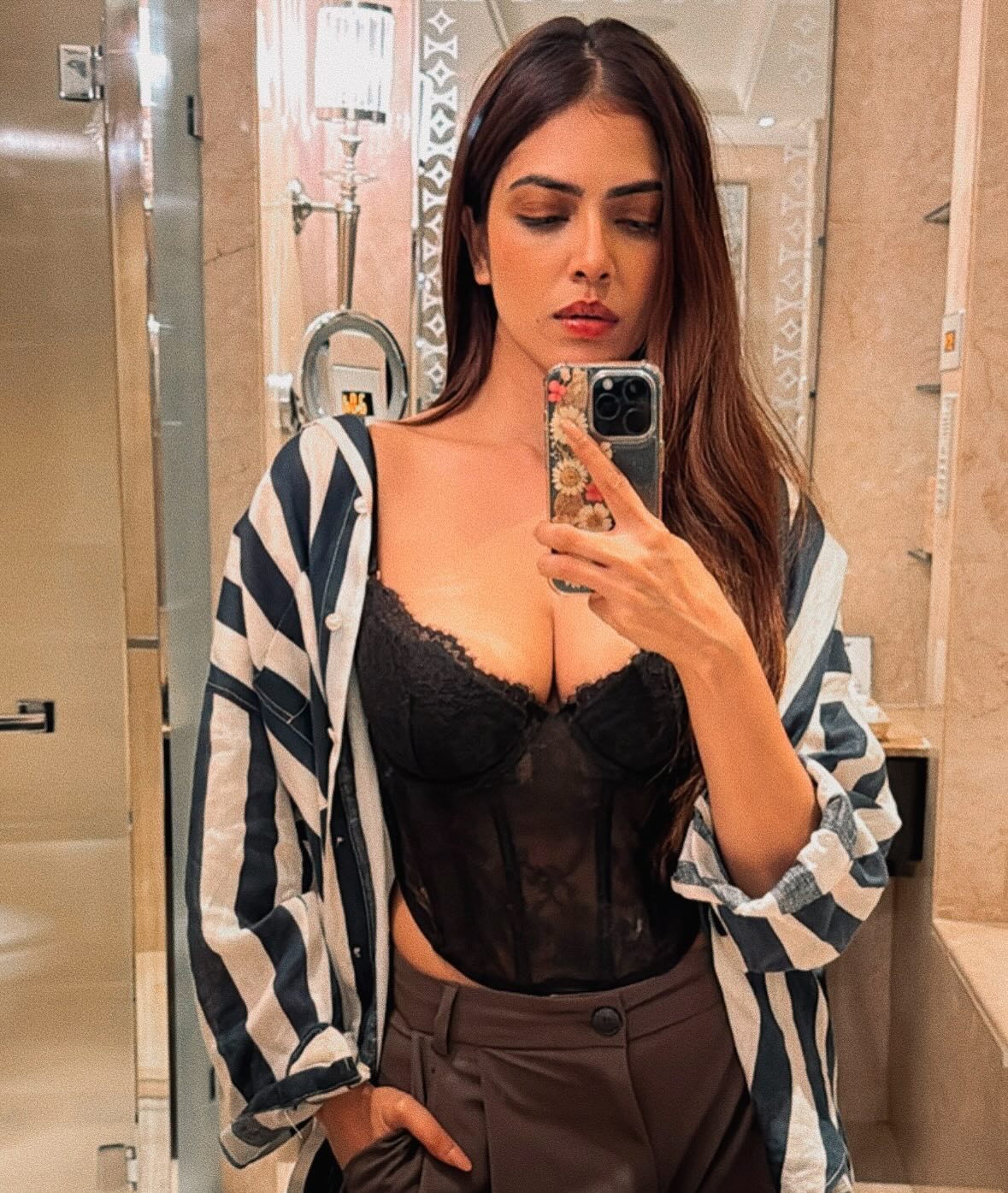 Gap_42nbgAAlWEO?format=jpg&name=large