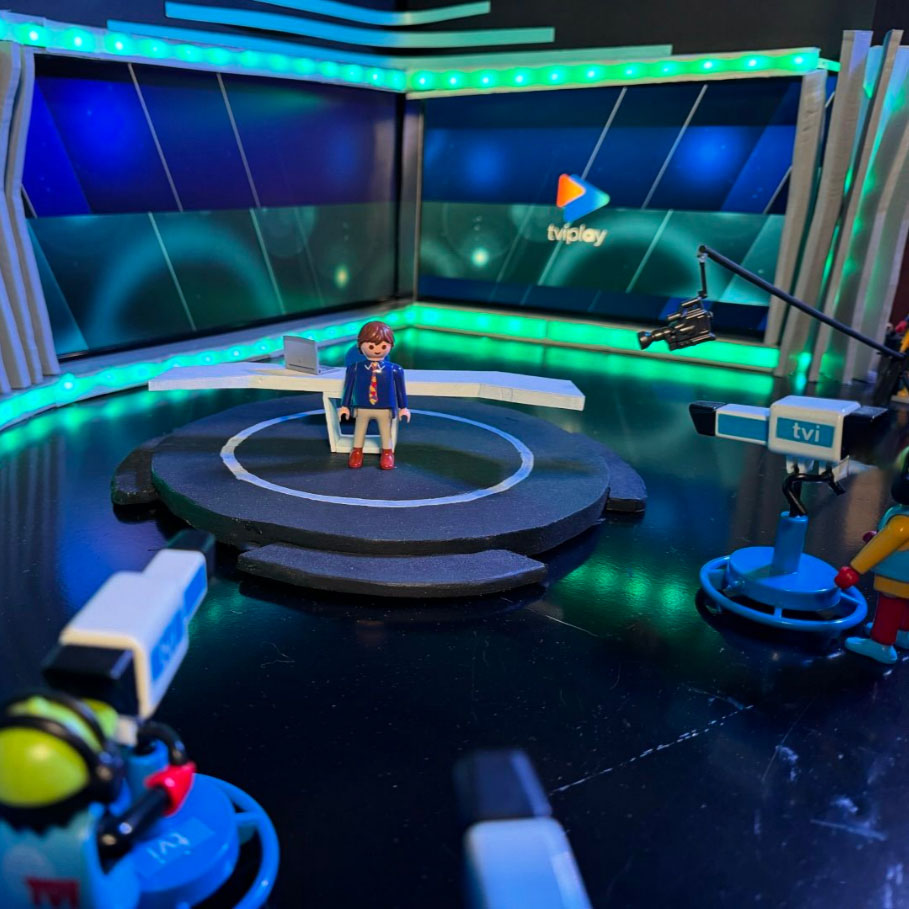 AvidMCentral's tweet photo. 😍 Playmobil TV news studio
📷 https://t.co/iUwmJ8ueyI
 
#playmobil #tvnews #tviplay #broadcast #tvnews #newsproduction #newsroom #news #avid https://t.co/zhKpxadmAw