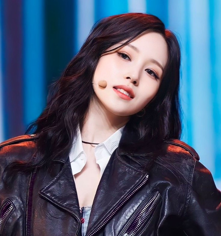 AboutMusicYT's tweet photo. Mina of TWICE was born in Texas, US, and moved to Japan when she was a toddler. https://t.co/sMn4brrMel