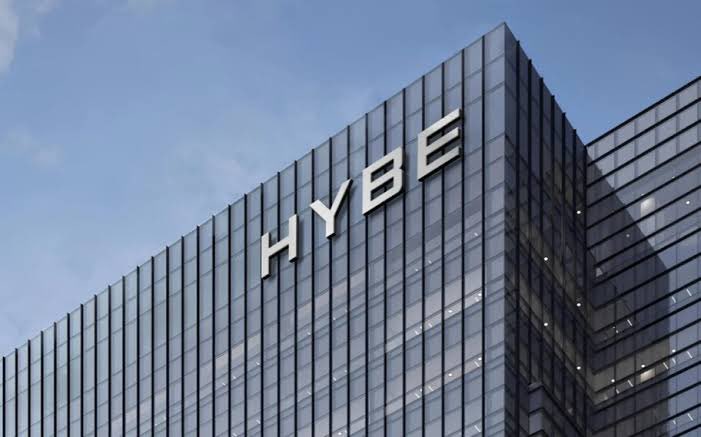 kchartsmaster's tweet photo. HYBE’s COO comments on HYBE imposing ‘returning conditions’ while distributing albums overseas. In this scheme, the quantity of albums exceeding the actual demand was counted as first week sales and the unsold quantity was returned to HYBE:
— “There were some issues raised about this at the beginning of the year, so we conducted an internal audit. We confirmed that about a few percent of the albums sold last year were sold with a returnable structure. Returns for albums sold last year were made early this year, and we have decided not to sell in this way in the future. We have established guidelines to ensure that sales in this way never happen again as a company regulation. The amount of albums we sold under the condition of return was not at all a means to disrupt the market or affect our sales.”
https://t.co/7EAqt6nE2V