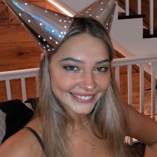 +100 first earns. shoutout @hermitzfnt  

 did it for madelyn cline🤑