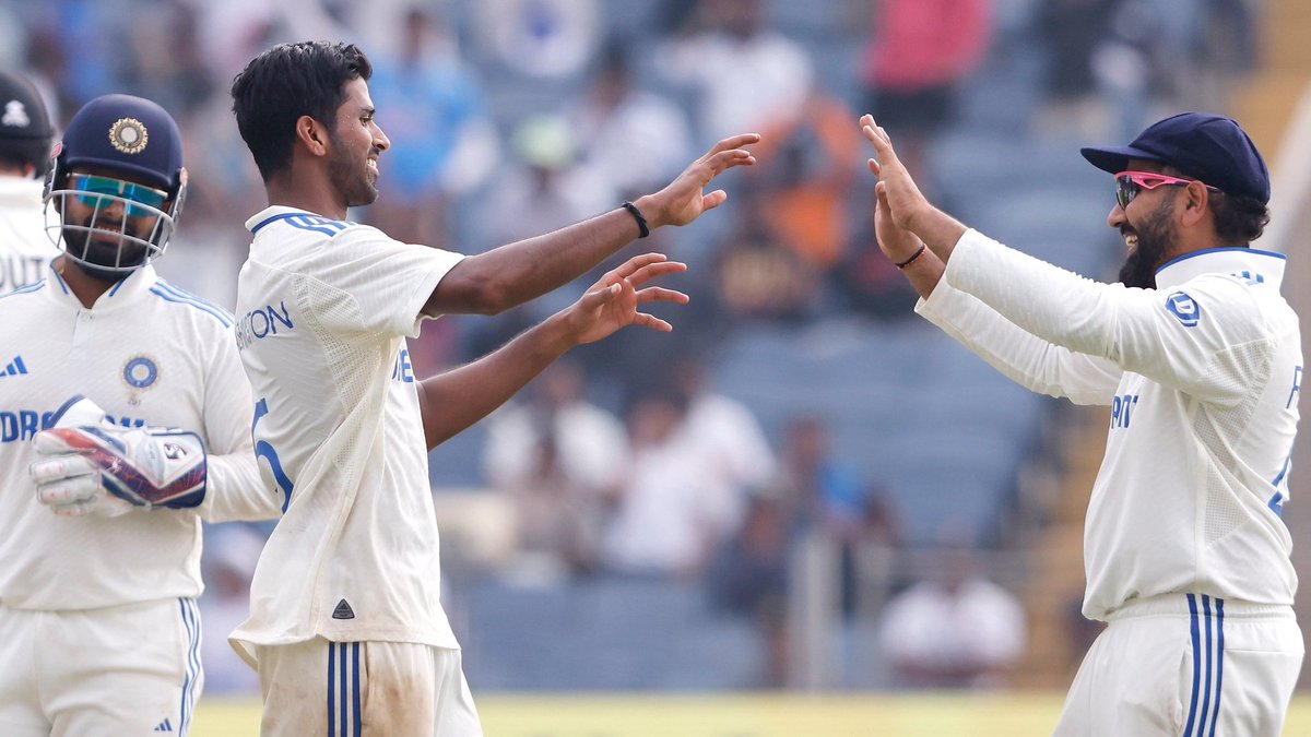 mufaddal_vohra's tweet photo. TAKE A BOW, WASHINGTON SUNDAR. 

- 7/59 after bowling for the first time in Test cricket in 45 months. Picking up career best First Class figures, a total mayhem in Pune. 🤯🔥 https://t.co/KzPuMySvks