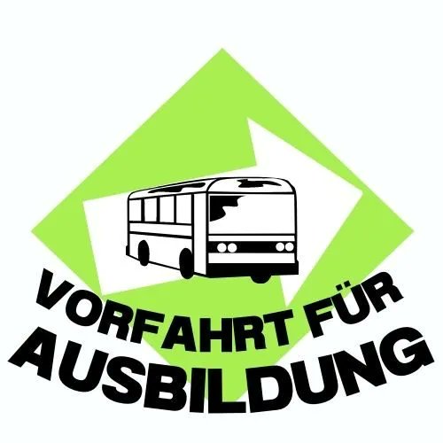 Roadtrip mal anders: Schüler*innen, die sich für Pflegeberufe interessieren, können am 6.11. gleich mehrere Arbeitgeber und Ausbildungsmöglichkeiten kennenlernen! Es geht zusammen mit dem Bus unter dem Motto "Vorfahrt für Ausbildung" durch #Wuppertal. ➡️ wuppertal.de/microsite/schu…