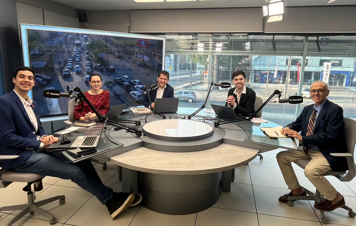 Radio Ñandutí (@nanduti) on Twitter photo ¡Seguimos en #FranjaRoja!
#CarlosBáez, #ClaudiaAguilera, <a href="/chochiovando/">Chochi Ovando</a>, <a href="/casanaslevi/">Jose Fernando Casañas Levi</a> y <a href="/FFiorioPizurno/">Francesco Fiorio🇵🇾</a> te acompañan hasta las 08:00 horas por todas las plataformas de #Nanduti
Mirá en vivo: x.com/nanduti/status… ¡Seguimos en #FranjaRoja!
#CarlosBáez, #ClaudiaAguilera, <a href="/chochiovando/">Chochi Ovando</a>, <a href="/casanaslevi/">Jose Fernando Casañas Levi</a> y <a href="/FFiorioPizurno/">Francesco Fiorio🇵🇾</a> te acompañan hasta las 08:00 horas por todas las plataformas de #Nanduti
Mirá en vivo: x.com/nanduti/status…