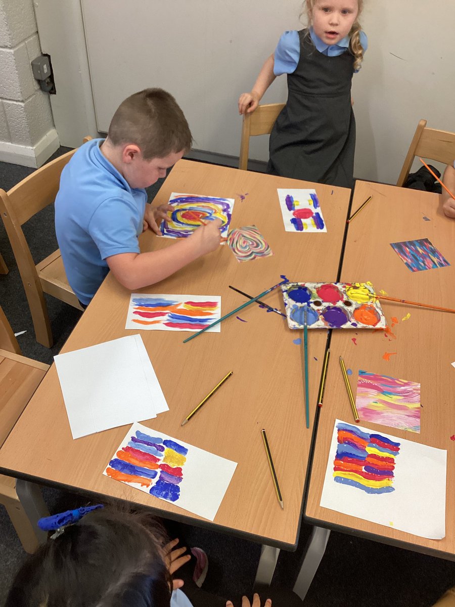Year1Bedford1's tweet photo. We have been learning about thin and thick brush strokes in Art. We were inspired by @EttaVee to paint our own masterpieces. @BedfordPrimary @SouthportLTrust 🧑‍🎨👩‍🎨🎨🖌️🖼️ https://t.co/ZOu6NSnvU9