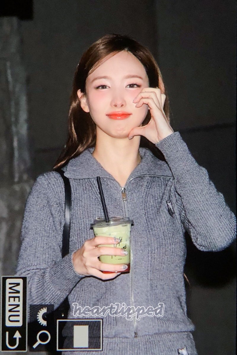 heartlipped's tweet photo. 241024 Maison Kitsuné

#나연 #Nayeon #ナヨン #TWICE https://t.co/iVmn8r06AY