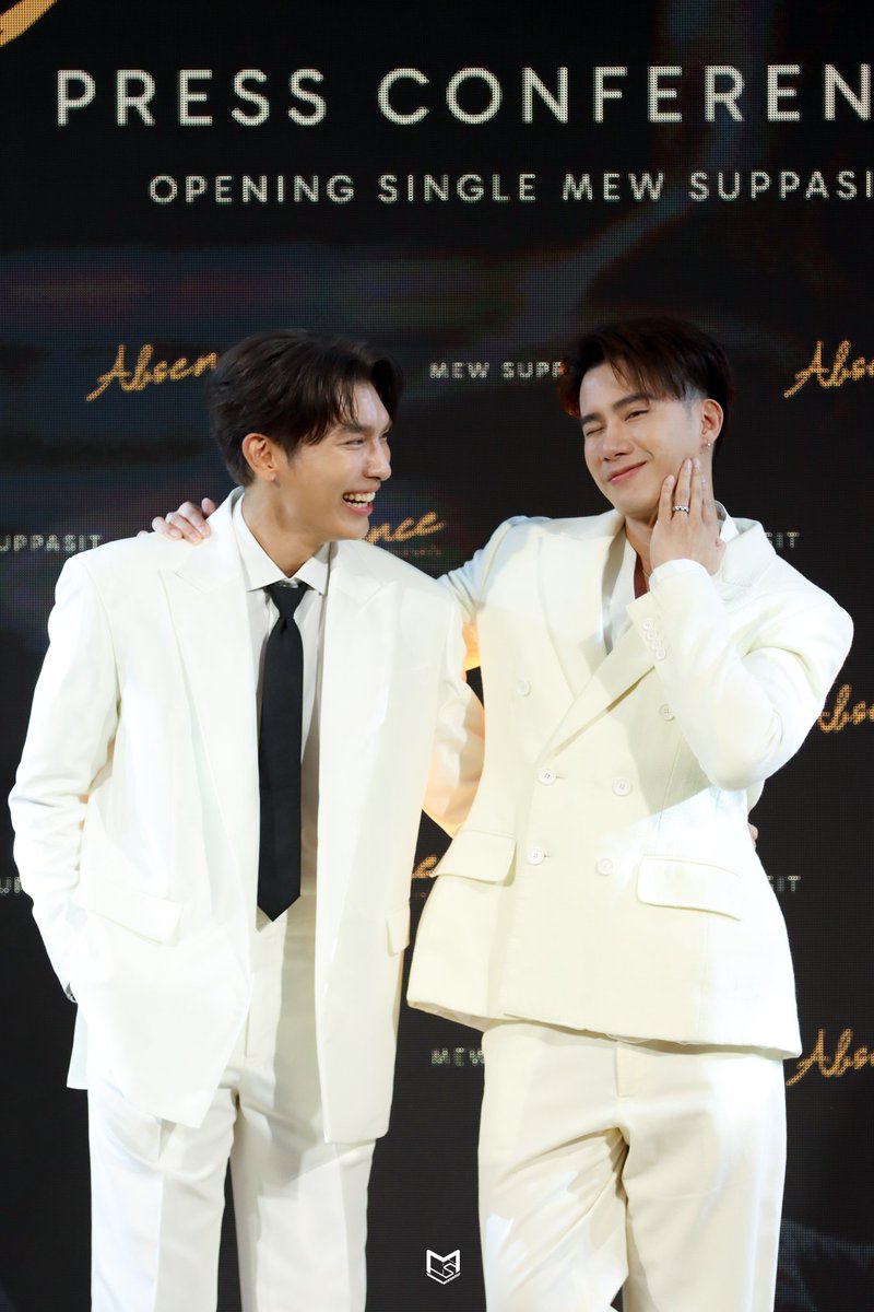 ขอให้ความรักมีแต่ความสุขใจ
ไม่ว่าสิ่งไหนเข้ากันหมดทุกอย่าง...

ABSENCE MEW SINGLE

#MewPressconAbsence 
<a href="/MSuppasit/">mewsuppasit</a>