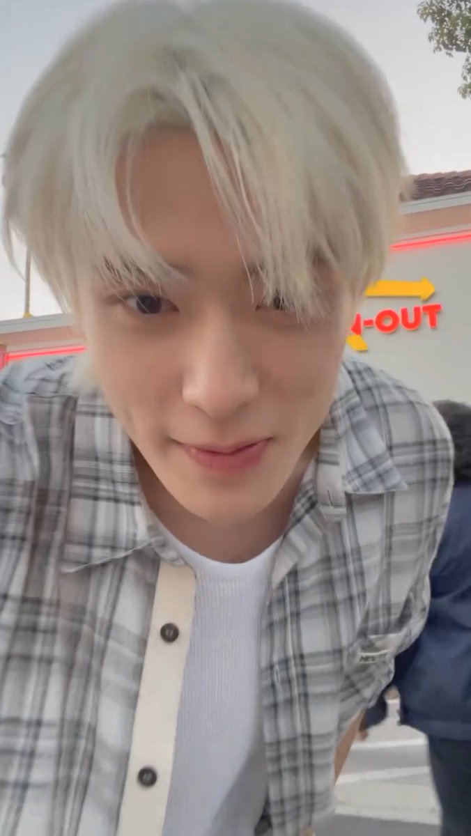hourly jaehyun tweet media