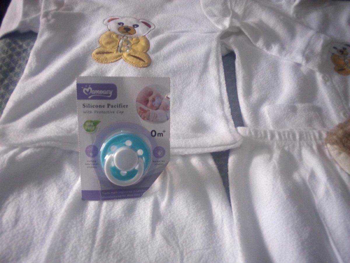 RARepAfrica's tweet image. Thanks to @RandomActsOrg Ten days ago, I did my first kindness act as a Regional Representative for Kenya!! This act was very special to me in honour of my sister’s unborn baby. I reached out to a needy teen mother with much needed support for essential newborn items. - Daniel