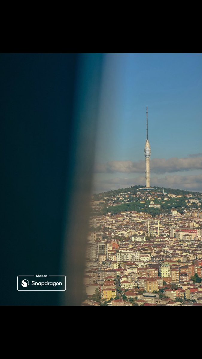 fyroxlol's tweet photo. @ManUtd @Snapdragon You have discovered the Çamlıca Tower, the symbol of Istanbul. We would like to see you here after the match after your defeat. At least you have the right to see the field where you lost from the top.
@camlicakule @ManUtd  💛💙 https://t.co/5oU1D4Nv1u