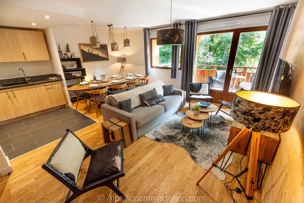 AlpsAccom's tweet photo. New! Pre d'Anne Chloe 23, Samoëns

Village centre 600m | Ski bus 100m | Garden | Two balconies | Stunning view!

https://t.co/X0zzFSRD9Y https://t.co/crsaokZR4Z