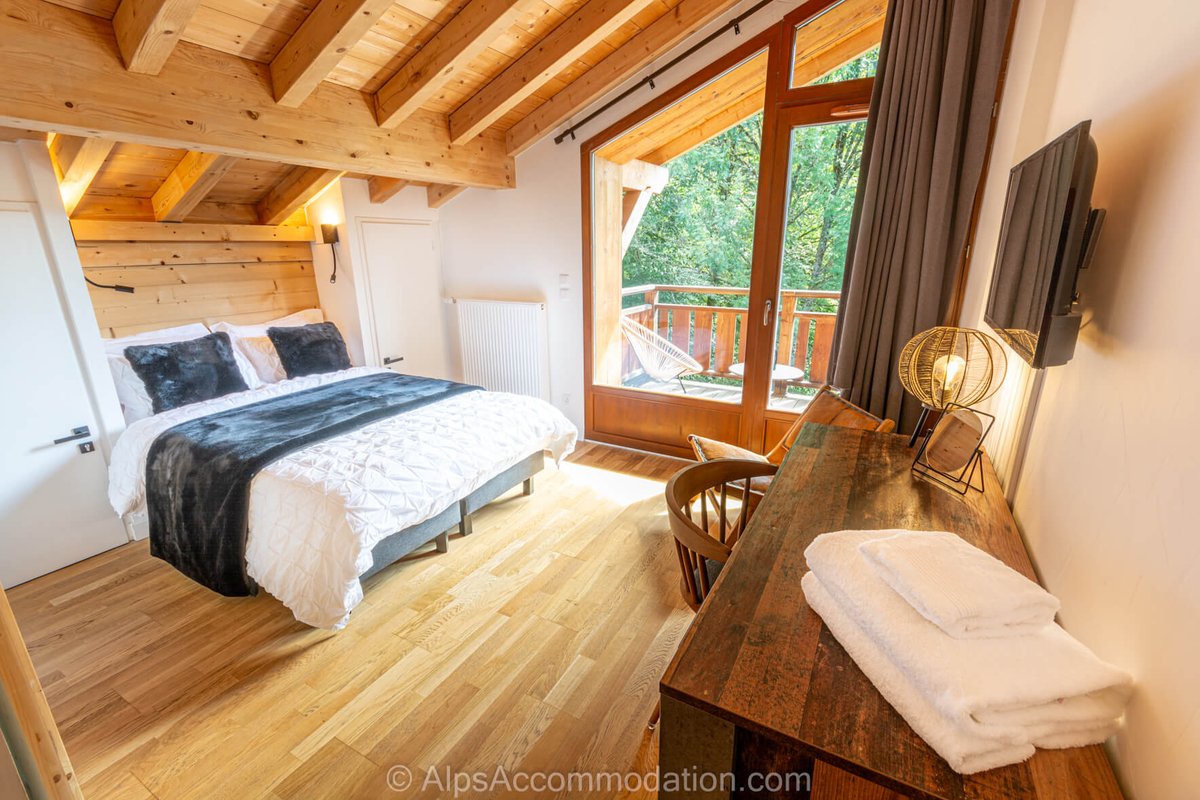 AlpsAccom's tweet photo. New! Pre d'Anne Chloe 23, Samoëns

Village centre 600m | Ski bus 100m | Garden | Two balconies | Stunning view!

https://t.co/X0zzFSRD9Y https://t.co/crsaokZR4Z