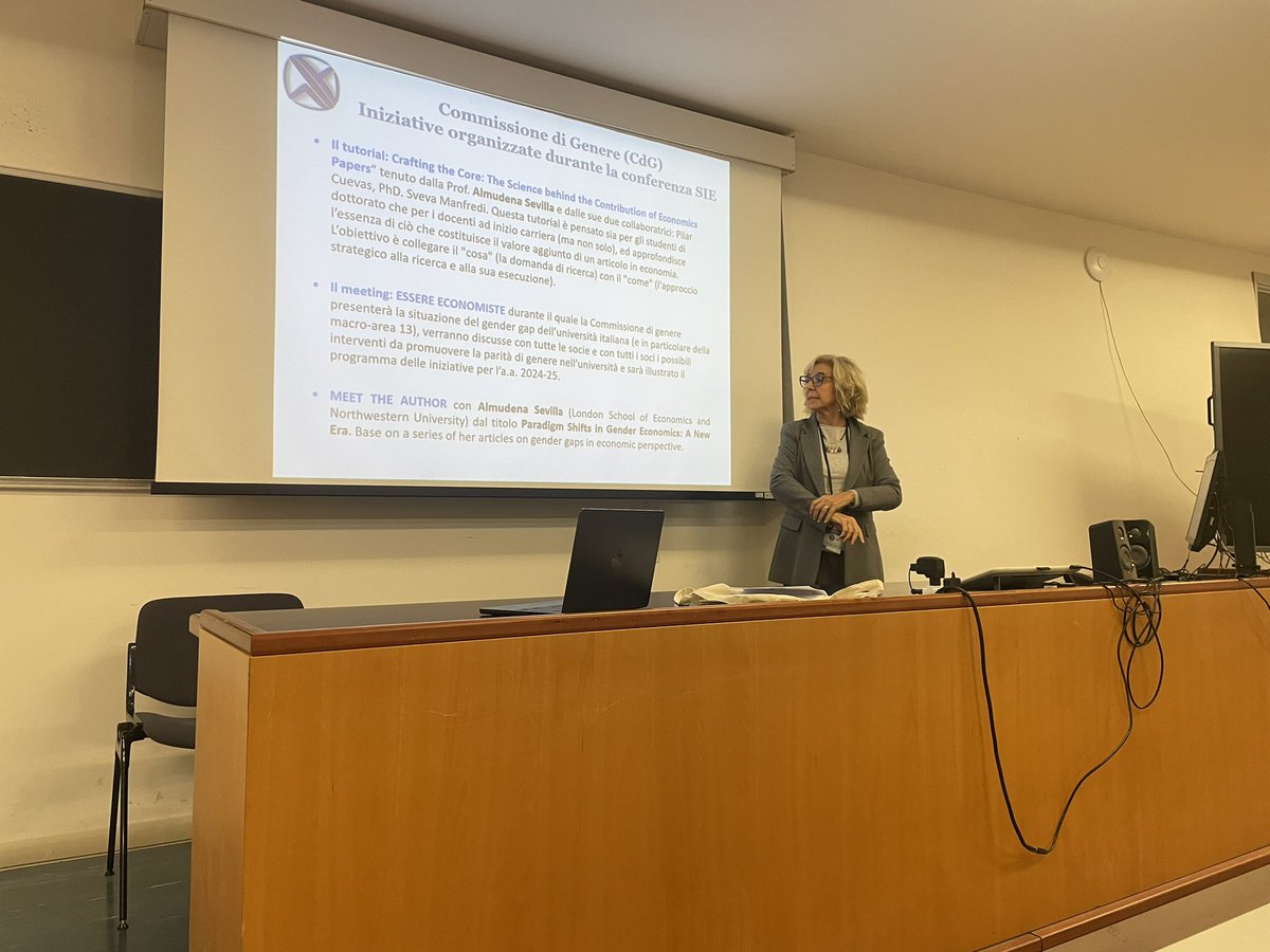 Roberta Rabellotti (@robertarab) on Twitter photo <a href="/ElenaCefis/">Elena Cefis</a> presenta le iniziative della commissione di genere della <a href="/sieconomisti/">SIE - SocietĆ Italiana di Economia</a> che in realtĆ ĆØ la SocietĆ Italiana di Economia! <a href="/mardelgiu/">Marina Della Giusta, EconProf@Unito, European</a> <a href="/maria_savona/">Maria Savona</a> <a href="/biancabiagi/">Bianca Biagi</a> <a href="/IammarinoSimona/">Simona Iammarino šŖšŗ</a> <a href="/alecasarico/">Alessandra Casarico</a> <a href="/ElenaCefis/">Elena Cefis</a> presenta le iniziative della commissione di genere della <a href="/sieconomisti/">SIE - SocietĆ Italiana di Economia</a> che in realtĆ ĆØ la SocietĆ Italiana di Economia! <a href="/mardelgiu/">Marina Della Giusta, EconProf@Unito, European</a> <a href="/maria_savona/">Maria Savona</a> <a href="/biancabiagi/">Bianca Biagi</a> <a href="/IammarinoSimona/">Simona Iammarino šŖšŗ</a> <a href="/alecasarico/">Alessandra Casarico</a>