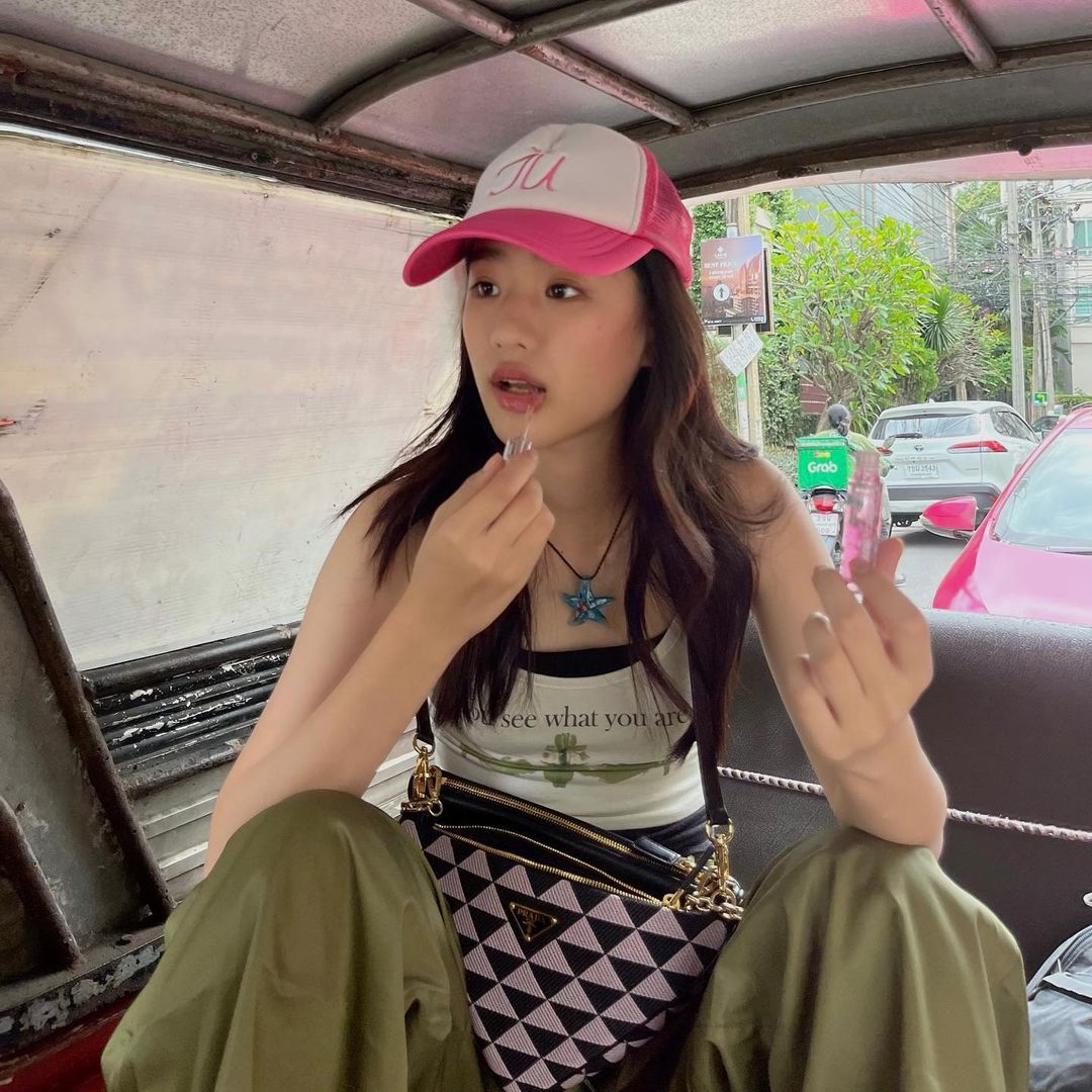loafytu's tweet photo. Tuty's ig post 2 years ago!☕️🧘🏻♀️☕️
#tontawan #intuyou #PradaTriangle #PradaSymbole https://t.co/kTspZmWO6J