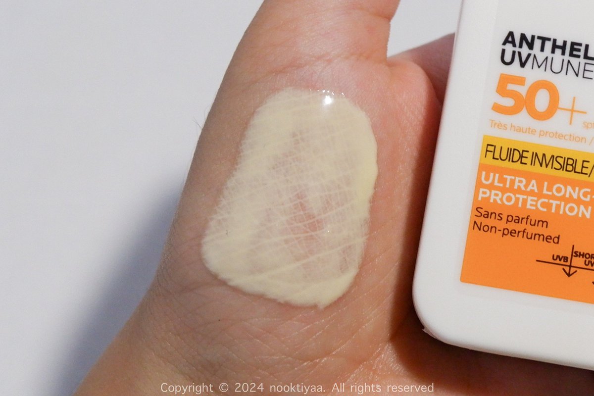 nooktiyaa's tweet image. มาป้ายยากันแดดที่แนะนำให้หลายคนไปลอง 
Anthelios UV Mune400 สูตร Invisible Fluid ของแบรนด์ La Roche-Posay เป็นกันแดดที่มีค่าปกป้องสูง กันแดดได้จริง เวลาออกแดดแรงๆใช้ตัวนี้ละหน้าไม่ไหม้แดดเลย ตัวเนื้อบางเบา ไม่เหนียว เกลี่ยแมทเข้าผิวง่าย หลังทาเสร็จผิวไม่วอก ไม่เป็นคราบ