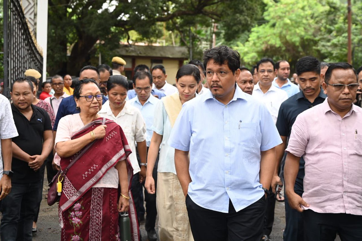 SangmaConrad's tweet photo. Along with our supportive friends of Gambegre Constituency, our candidate Dr. Mehtab Chandee Sangma filed for nomination in Tura today. The cheers are louder today- vote for Chandee, vote for NPP! https://t.co/ePdSScQhZs