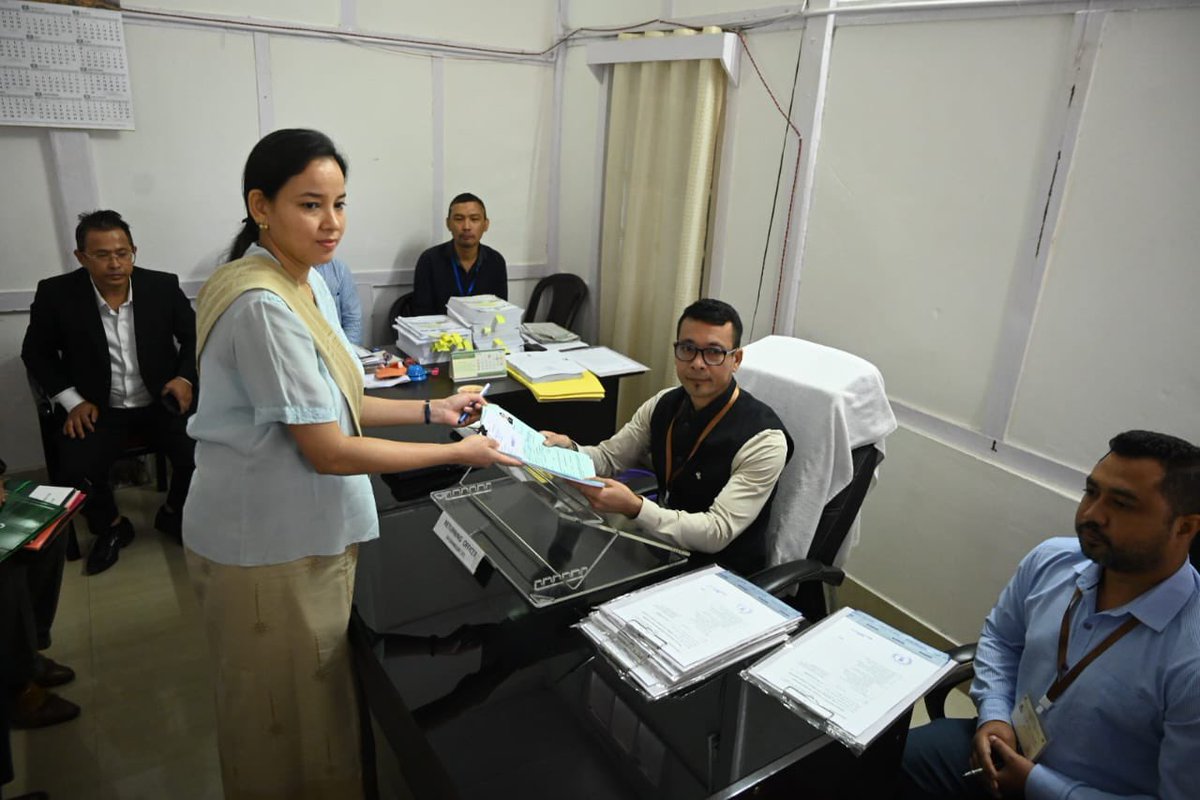 SangmaConrad's tweet photo. Along with our supportive friends of Gambegre Constituency, our candidate Dr. Mehtab Chandee Sangma filed for nomination in Tura today. The cheers are louder today- vote for Chandee, vote for NPP! https://t.co/ePdSScQhZs