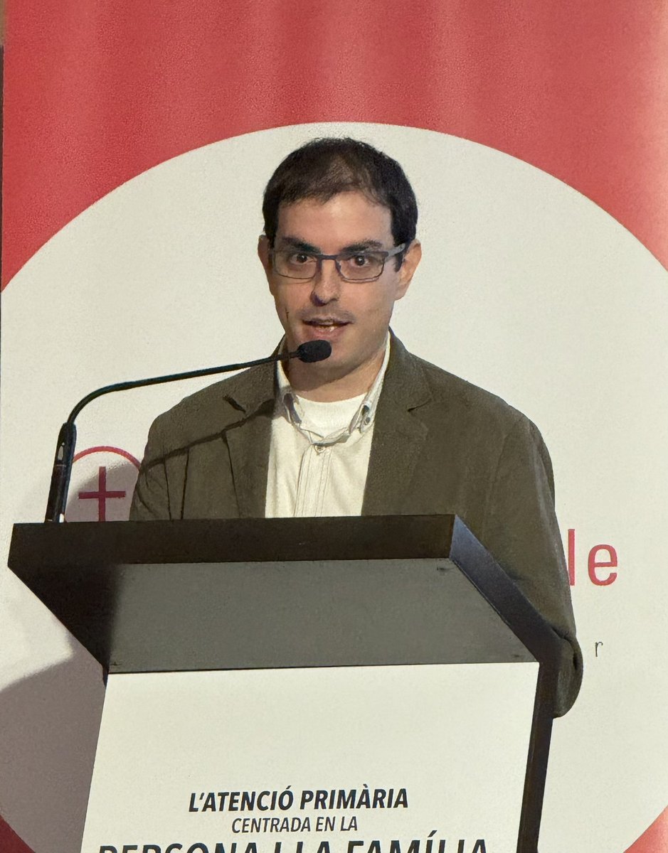 caprogerflor's tweet photo. @ACEBAautogestio @EAPVIC @EbaCentelles L’Albert Planchuelo, #Infermer del @CAPLesHortes ens ensenya la visió del #pacient en la participació dels  grups #comunitaris https://t.co/DlhRo8oL9J