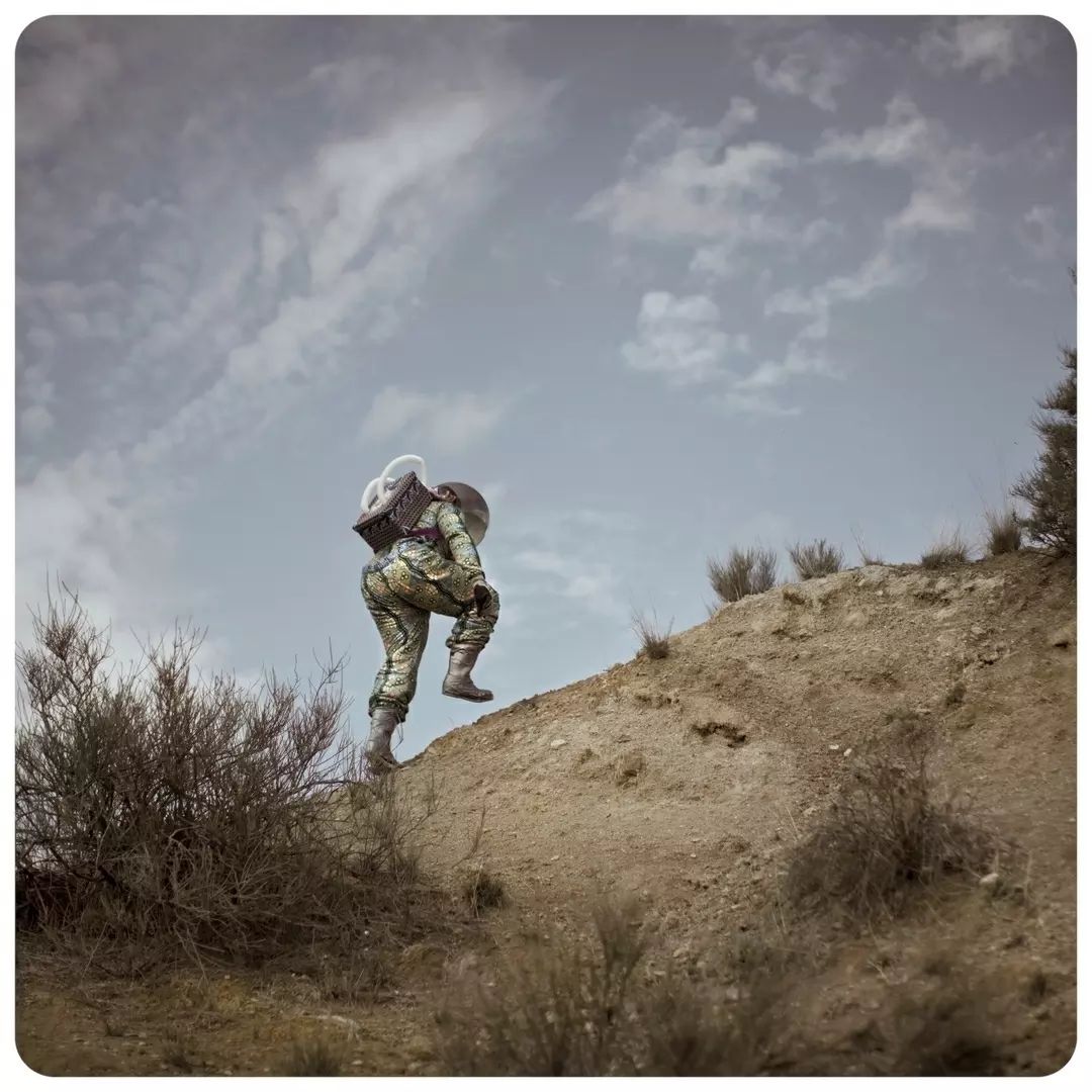 Tate's tweet image. 'In my opinion the world has been explained to us using the same words and structures for too long'. - Cristina de Middel 🌍

🔎 Our #WorkOfTheWeek is this photographic series created by Cristina de Middel, a Spanish documentary photographer and artist living and working in…