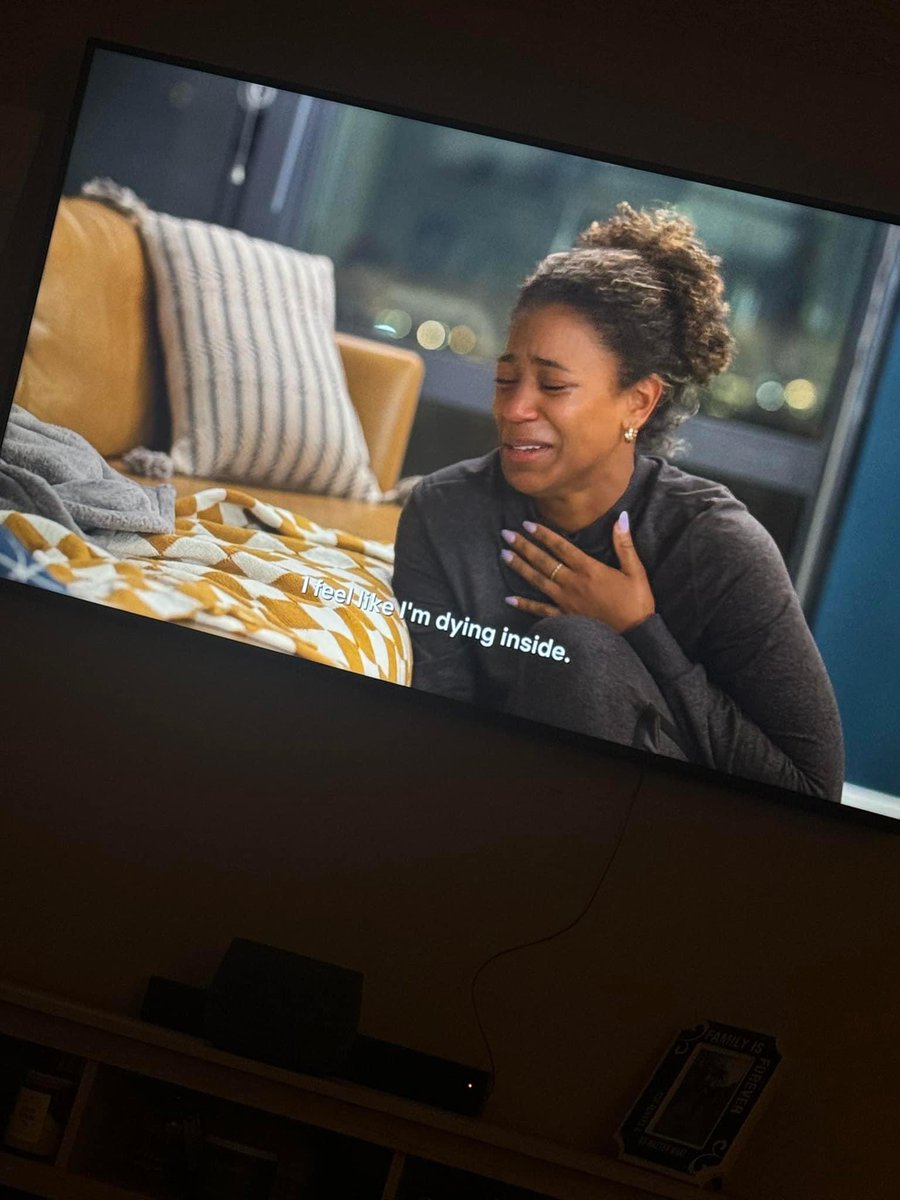 anniehumpson's tweet photo. Marissa, stand up! Please. Don’t sit there and let that man tell you he doesn’t want you more than once. 😤#loveisblind #Loveisblind7 https://t.co/aeKF2SDhFK