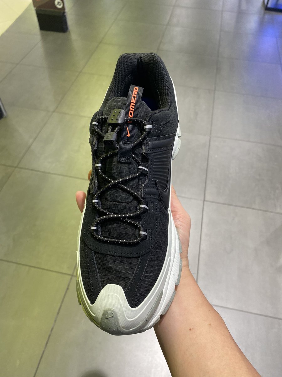 maximushilario1's tweet photo. Vomero Roam @NNavram @snkr_twitr #nike #vomeroroam #C1ty https://t.co/6vXlRwPw2w