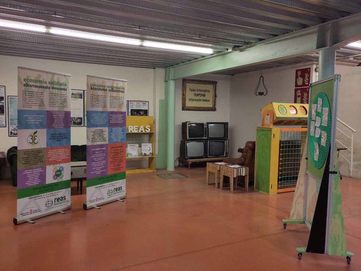 🗣️ #ESSpo 

💕 Zer da Ekonomia Sozial eta Solidarioa?
🙂 Zeintzuk dira bere printzipioak? 
🤨 Zer da kontsumo kritikoa?
🤑 Zer kontsumo-aukera eskaintzen ditu kapitalaren logiketatik urruntzen den eredu baterantz?

🍀Ezagutu urriaren 23tik 31ra #Berriozar|eko @Traperos_Emaus|en!