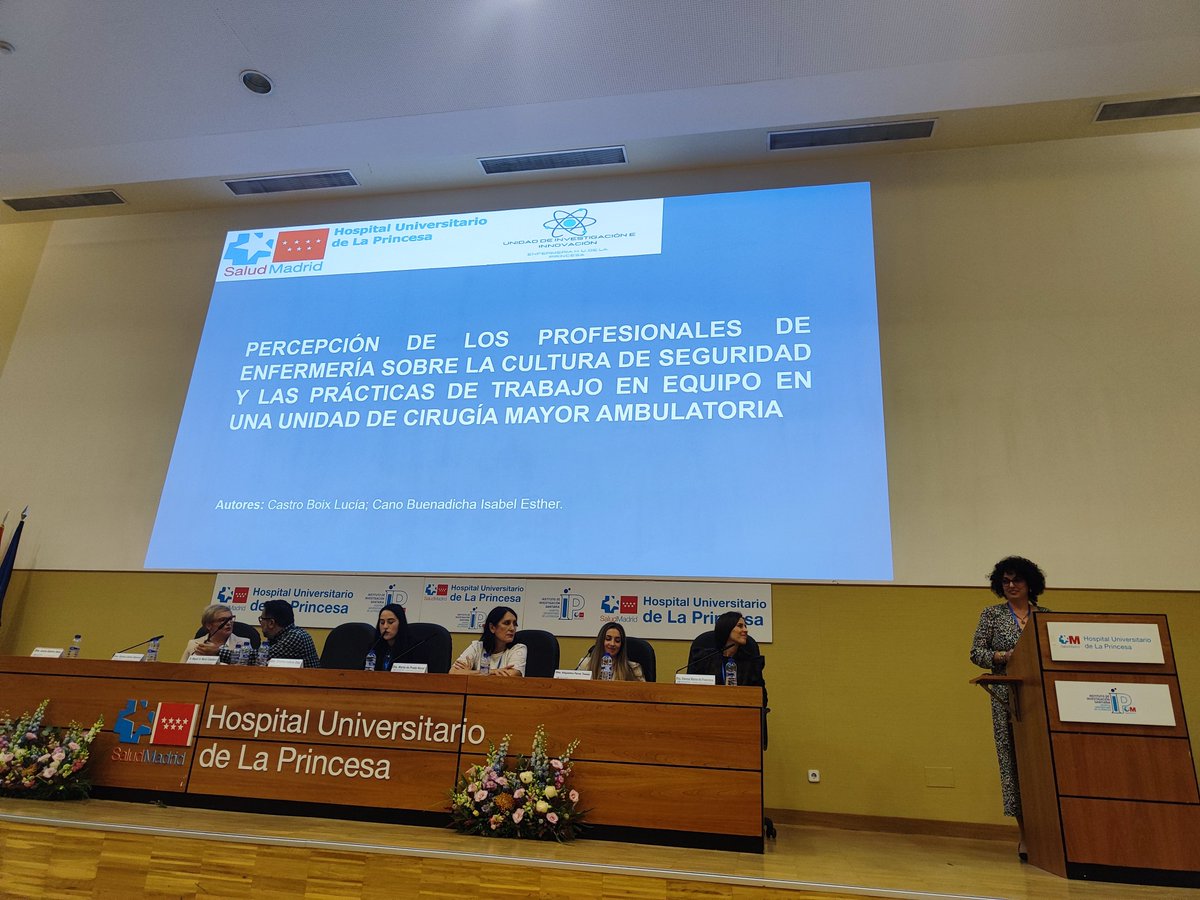 Cierra la Mesa 2 #IIIJornadaHLPR:

🗣️ Dña. Lucía Castro Boix. TMSCAE UMA-CMA del #HULPR
 
🔹"Percepción de los profesionales de enfermería sobre la cultura de seguridad y prácticas de trabajo"🔹
