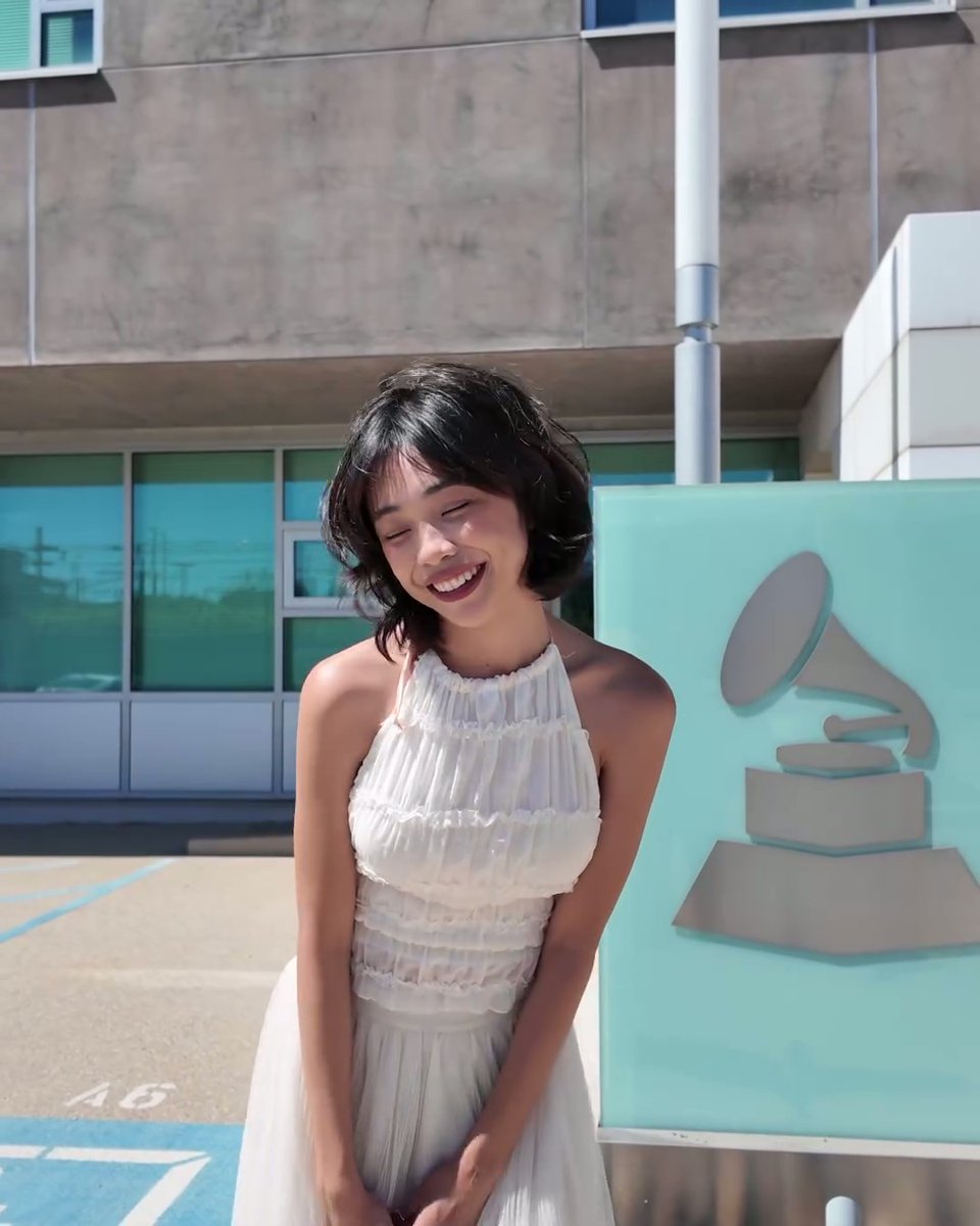 psngayondigital's tweet photo. ‘DEFINITELY ONE OF MY MOST UNFORGETTABLE MEMORIES’ ✨

Singer-actress na si Maymay Entrata, nag-share sa Instagram ng ilang photos matapos siyang bumisita sa Grammy studio.

“Waaaaaaaaaah! my heart bai! I still couldn’t believe we made it to GRAMMY studio po 😭 https://t.co/sRm8PXb9qF