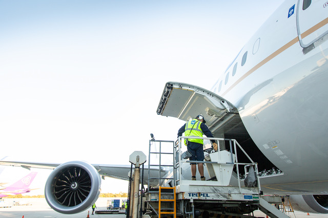 AirlineSupplier's tweet image. Major contract renewals strengthen Menzies Aviation leadership in Australia and New Zealand airline-suppliers.com/supplier-press… #MenziesAviation #Aviation #CargoHandling #UnitedAirlines