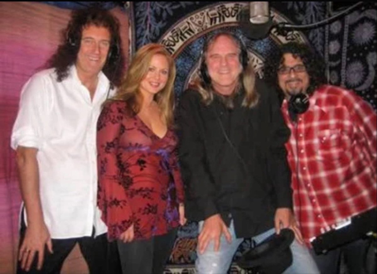 LynnCareySaylor's tweet image. #ThrowbackThursday pic during a  #recordingsession for
 "We Belong" which appears on my "You Like It Clean" album. 
Left to right: 
Brian May
Lynn Carey Saylor 
Eric Lowen 
Dan Navarro 
Eric would have turned 73 on 10.23.24 had #ALS not taken him. Cruel disease!! We need a cure!