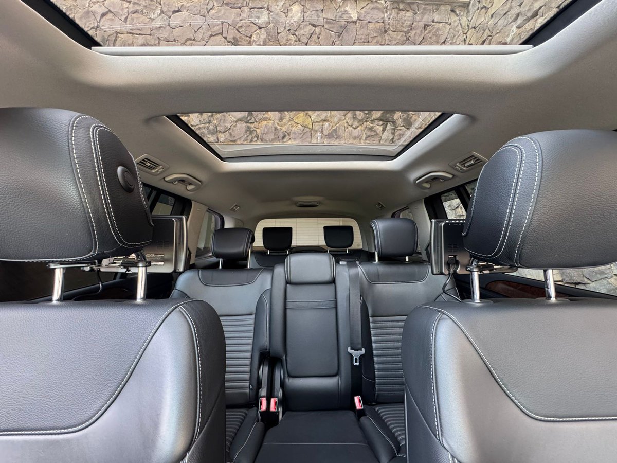 car_soko's tweet photo. 2018 MERCEDES BENZ GLS350d 4MATIC AMG-LINE🔥 #FreshImport 
Price ; Kshs. 9,799,999

Variety of Premium Luxury SUVs available at https://t.co/dSkLWy8EWM 

Comes With,
- 3000cc turbocharged diesel V6 engine
- 9 speed automatic transmission

And Much Much More! https://t.co/cs7eFoCr8G