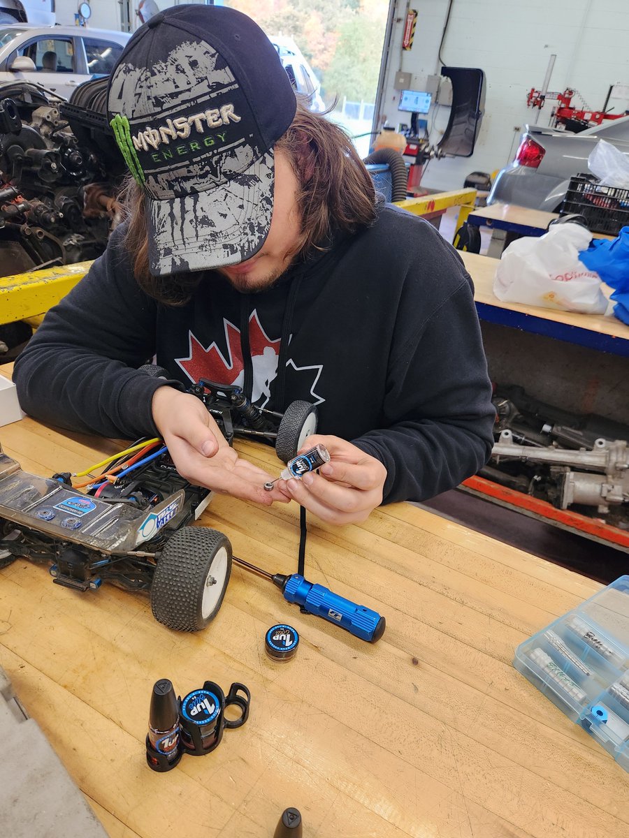 STEAMRC_TVDSB's tweet photo. Used the beautiful weather to get some run time in on the outdoor track today. Then spent some time on learning our way around these buggies while performing a little maintenance.
#MRGracing
#rcgaragecanada
#1upRacing
#WeAreAE
#shsmtvdsb https://t.co/SODT8T6ahi