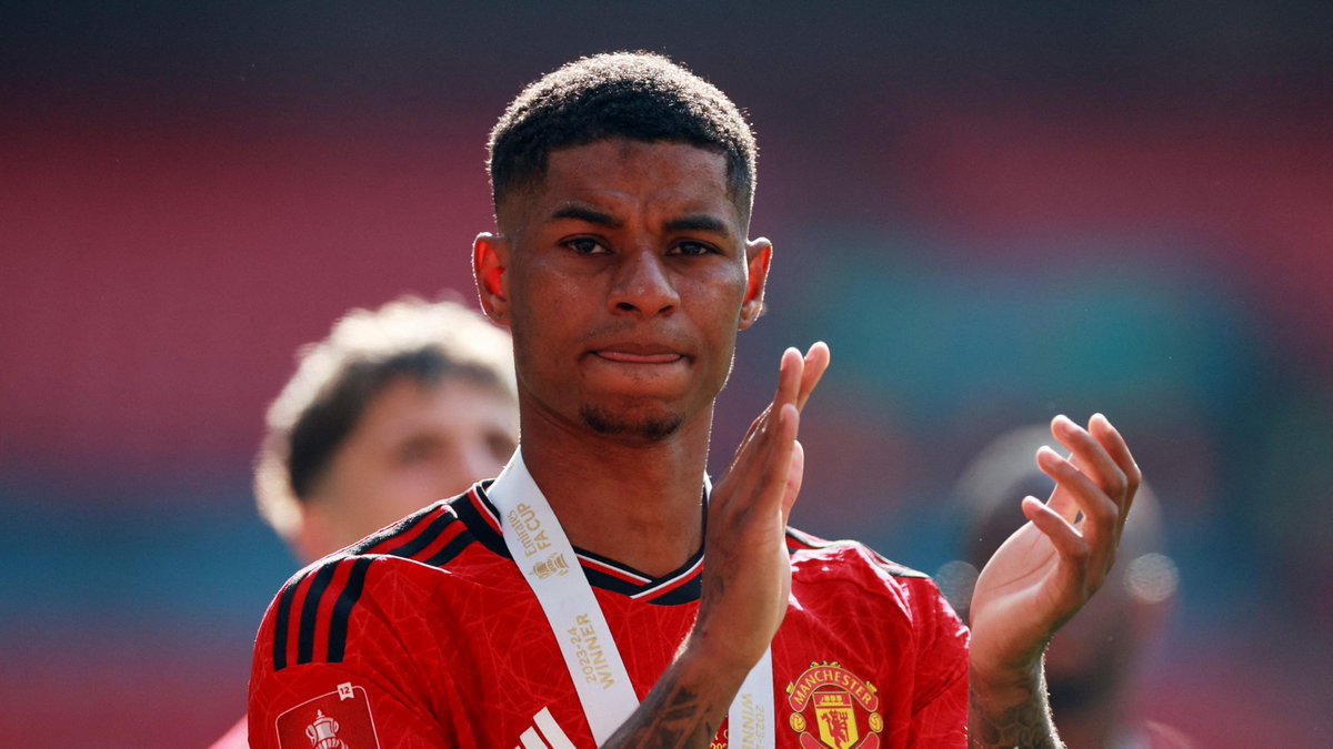 DeadlineDayLive's tweet photo. 🚨 Marcus Rashford has asked to leave Manchester United and has attracted interest from Aston Villa and Marseille. 

Napoli are the club pushing hardest to sign him.

(Source: El Nacional) https://t.co/c2ZK8SIwyZ