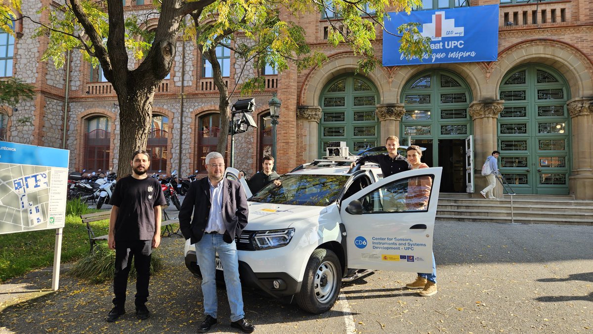 la_UPC's tweet photo. 🚙 A partir de demà, circularà pels carrers de Terrassa i d'altres localitats de Catalunya 🏘️ aquest cotxe equipat pel @CD6_UPC amb IA i sensors òptics: recollirà milers de dades per millorar la conducció autònoma. https://t.co/eFMrY5XCYS
