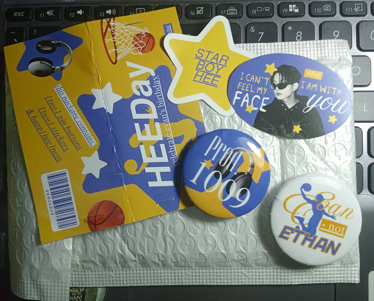 indosatcil's tweet photo. i'm so glad kebagian freebies heeday yang super cakep ini! 😭⭐ sukaaa banget 🥹☝🏻 sama paketnya wangi 🙂‍↕️✨ timakaci banyaak cewe jay @guitarjane 💗 https://t.co/zK0wWMiorZ