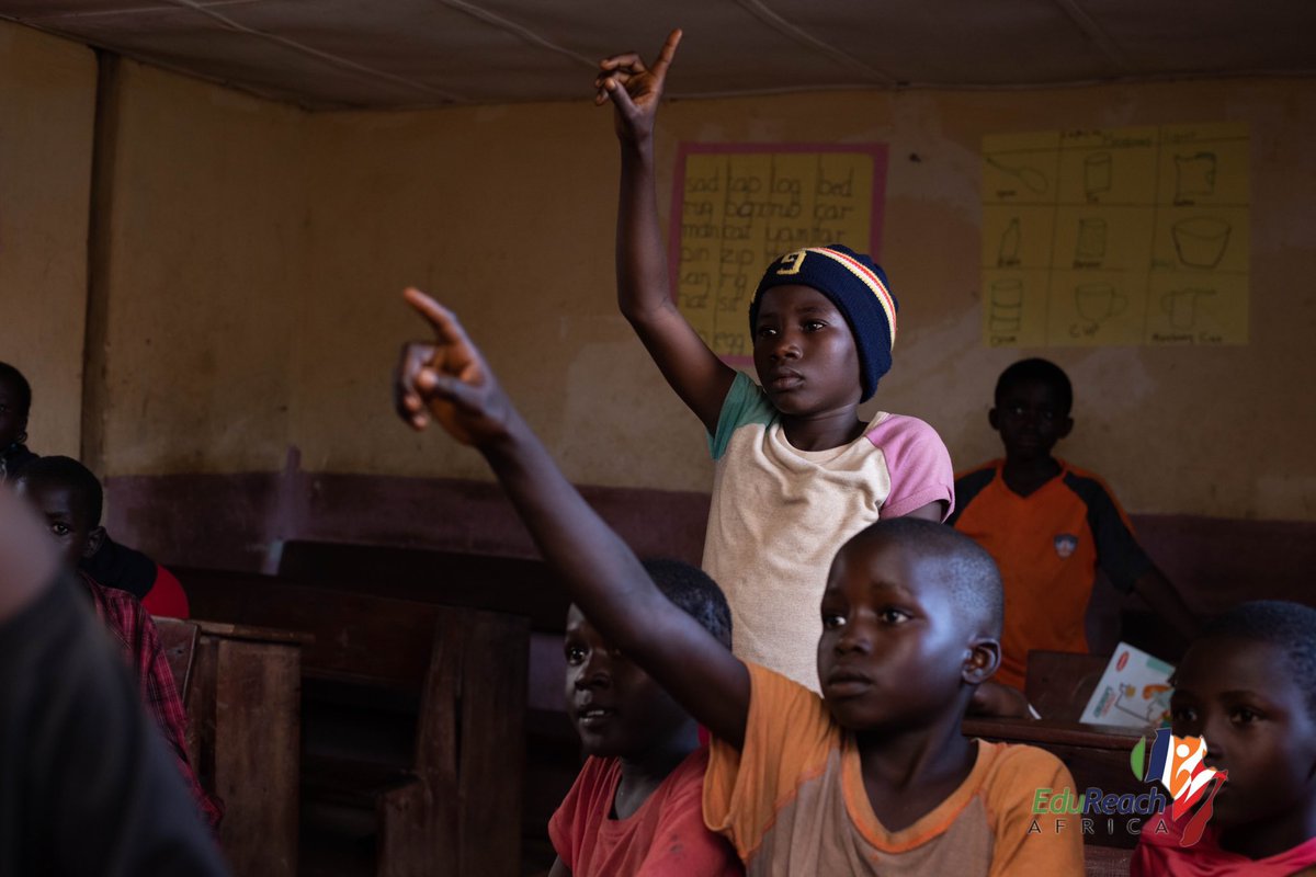 AnnOjotule's tweet photo. We've spent the past weekends all through October teaching children in the IDP camp, and this Saturday marks the end of our project.

As we conclude, some essentials are still needed—textbooks, sandals, socks, and writing materials.

Check thread👇 https://t.co/ppgfWXFwTt