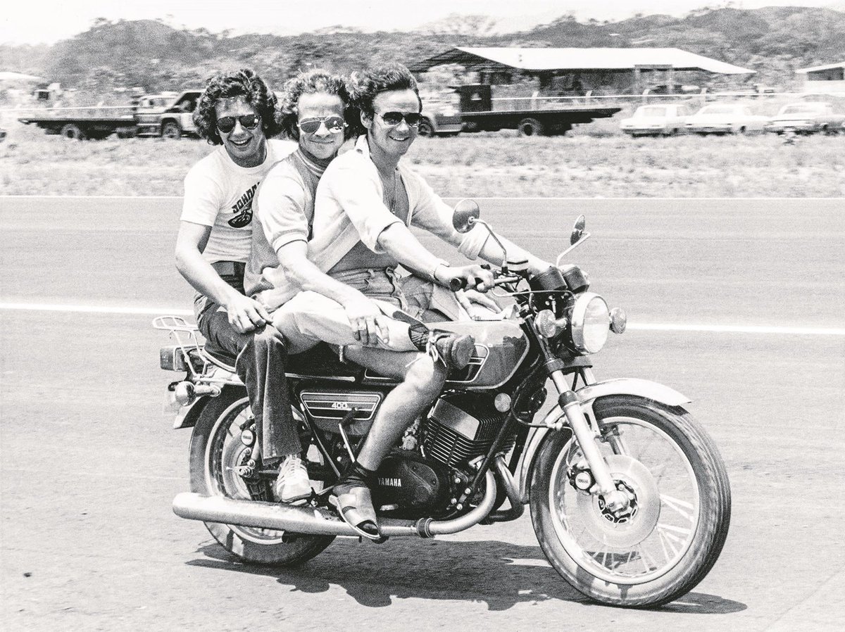 Cecotto, Nixon, Sheene at the Venezuelan GP. Doesn't get much cooler than this &amp; a coffin-tank RD400 😎