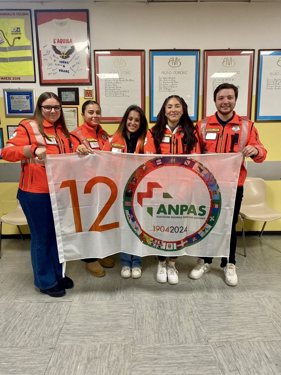 Aviscologno's tweet photo. Oggi giovedì 24 ottobre celebriamo per la prima volta la giornata nazionale delle pubbliche assistenze Anpas. 

#anpas #24ottobre #volontariato #volontari #volunteer #volunteering #pubblicaassistenza https://t.co/25DJz800Zt