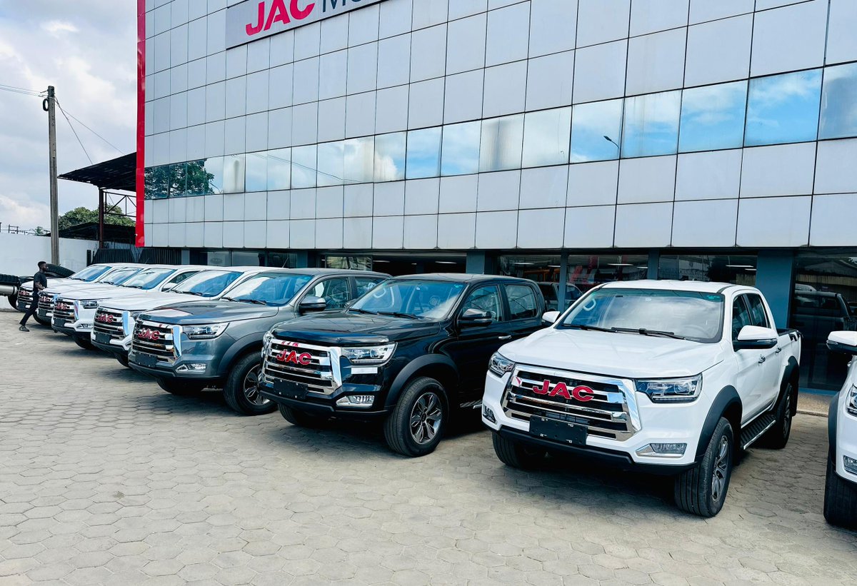 jacmotorsgh's tweet photo. Built tough, ready for any challenge. The JAC T8—where power meets performance. #JACT8 #BuiltForAdventure #RuggedPerformance https://t.co/CUXOzA3SMw