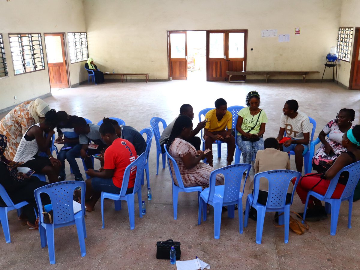 MapenziMenza's tweet photo. Today we had a Training on Entrepreneurship And how to Explore the World of Social Selling. 
#YoungUrbanWomen
@ActionAid_Kenya 
@ayt_org 
@keithlugonzo44 
@Levigemin 
@digital_lioness_ke https://t.co/mYkmGaOMd9