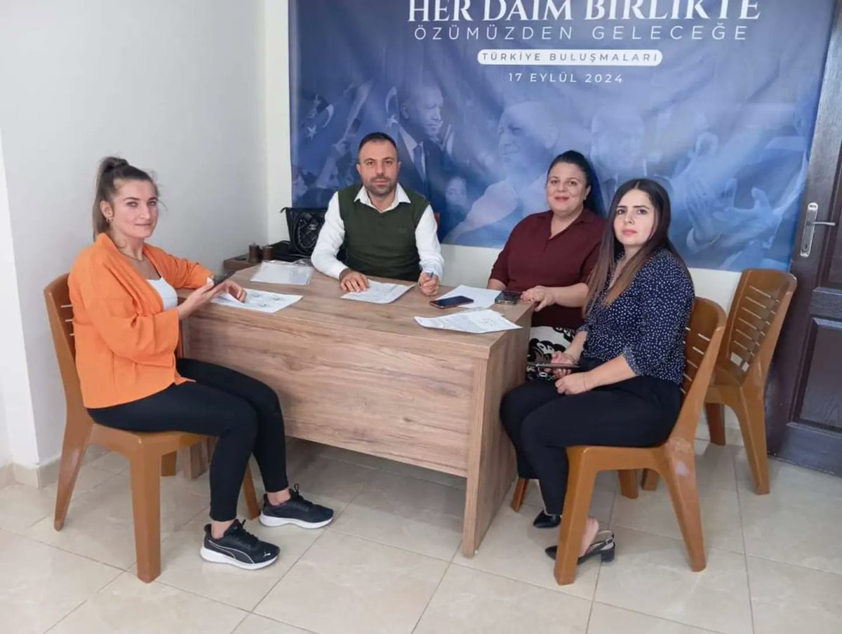 Samand5Samandag's tweet photo. 📍AK PARTİ  SAMANDAĞ İLÇE BAŞKANLIĞI

Samandağ Kadın kolları Yönetim Kurulu Üyelerimiz 26/10/2024 Cumartesi Günü Sn Cumhurbaşkanımız @rterdogan 'ın Hatay 'a geliş nedeniyle büyük bir sevinç ve  hızla hazırlıklara başlamıştır.

#hasretbitiyor 

@avfatmagulcalim 
@akkadin_hatay https://t.co/YehLKabBoh