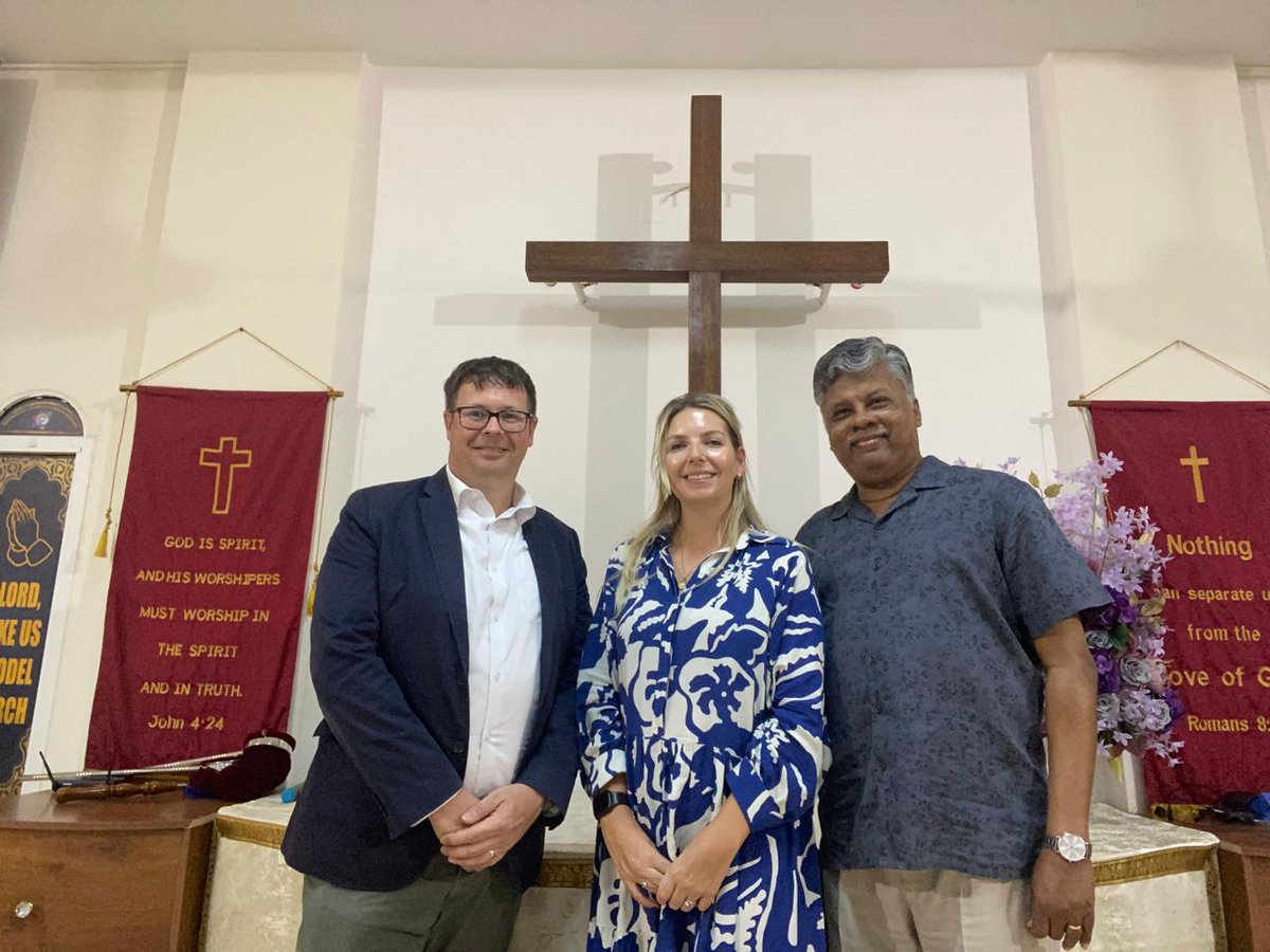 UKinOman's tweet photo. Our Consular Team were in Salalah this week where they continued to build a network of key contacts and familiarise themselves with facilities available to British Nationals.

Information on support available for British Nationals can be found here: https://t.co/9uWfzv5TxP https://t.co/crWH8VEdGn