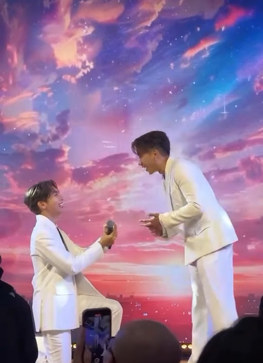 walaas98's tweet photo. I’ve loved them both individually before i even knew they friends then was lucky to witness their friendship that turned into beautiful love&amp;now they getting married😭Im just soo happy😭
Congrats my babies. Wishing u endless love&amp;happiness🥹❤️@MSuppasit @octotul
#MewTul #มิวตุลย์ https://t.co/WOcmT7v8X9