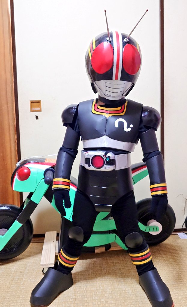 bearkamen's tweet photo. おのれゴルゴム！

ゆ゛る゛さ゛ん゛（笑）

３歳息子用リメイクの仮面ライダーブラック完成しました！

仮装コンテストが楽しみだ！ https://t.co/pfxF8B9YUg