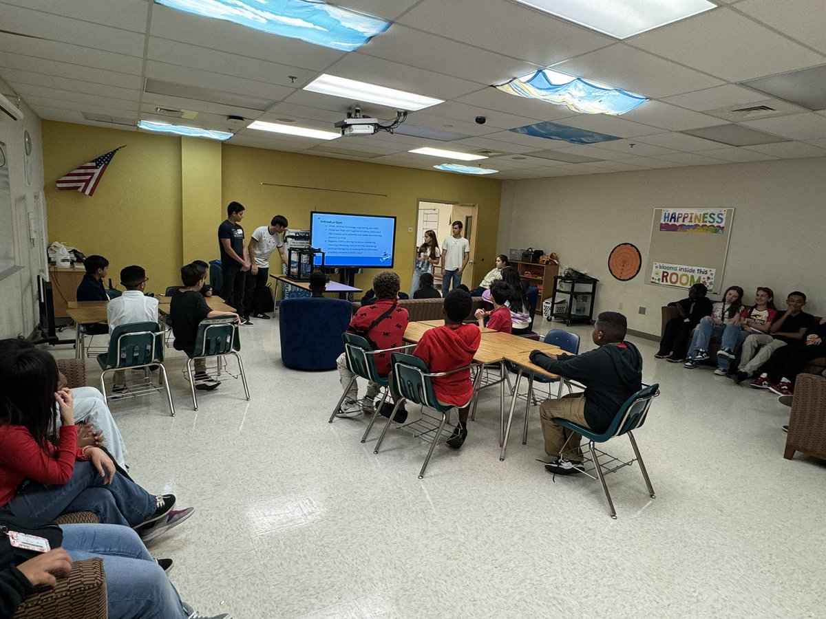 GMS_Horizons's tweet photo. Yesterday students from Everglades HS came to speak to our after care students about the benefits and future of 3D printers and technology! Thank you EHS! https://t.co/7Q8wzyZUcR