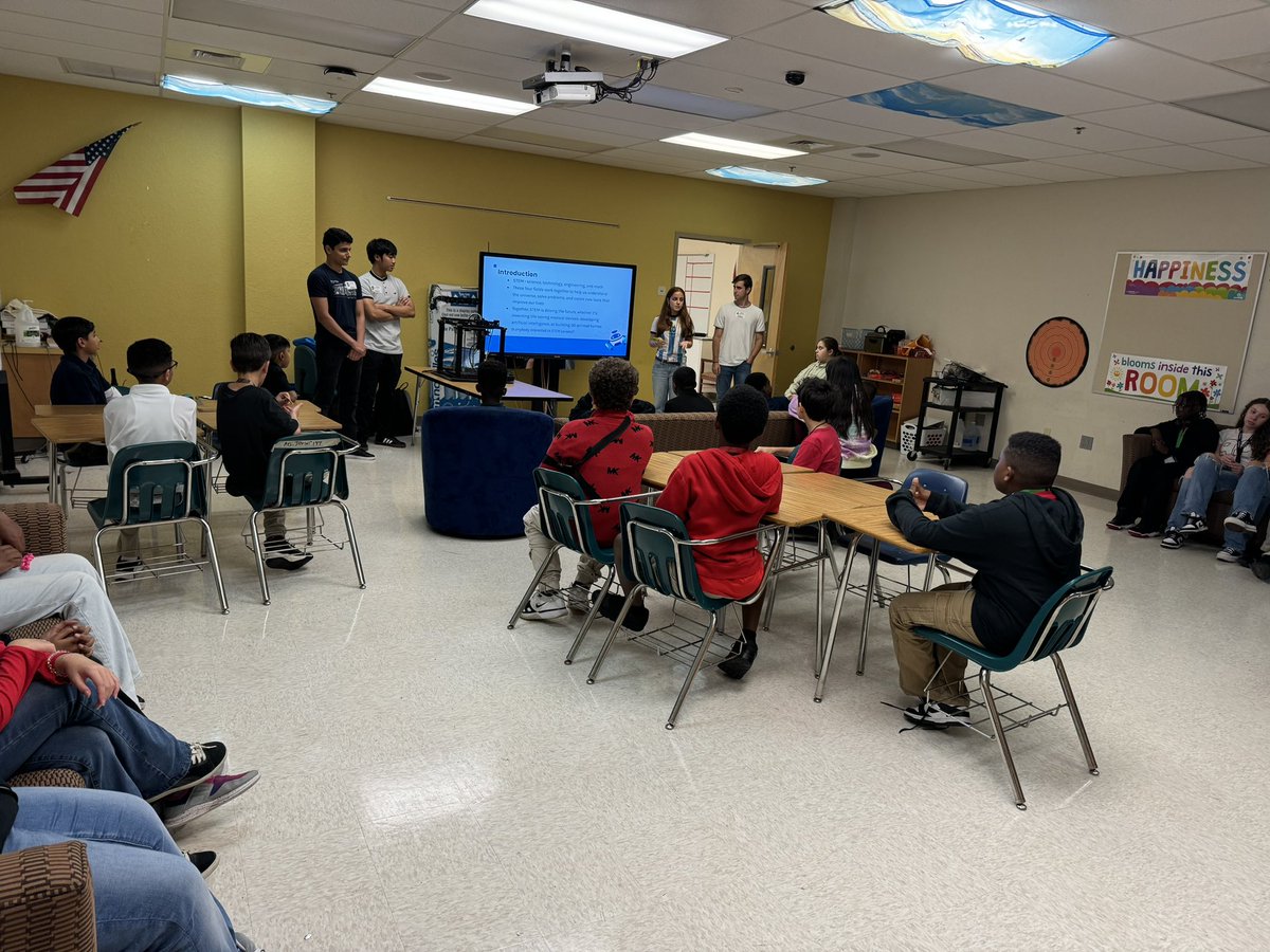 GMS_Horizons's tweet photo. Yesterday students from Everglades HS came to speak to our after care students about the benefits and future of 3D printers and technology! Thank you EHS! https://t.co/7Q8wzyZUcR