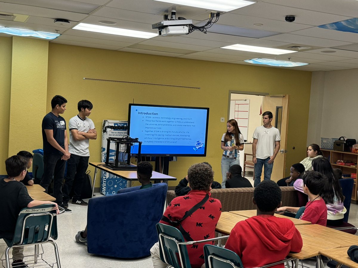 GMS_Horizons's tweet photo. Yesterday students from Everglades HS came to speak to our after care students about the benefits and future of 3D printers and technology! Thank you EHS! https://t.co/7Q8wzyZUcR